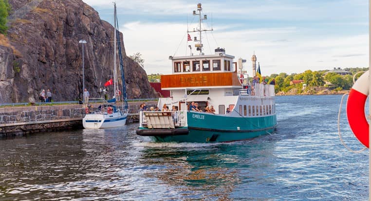 M/S Emilie tar dig snabbt in till centrum